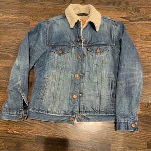 Levi’s Sherpa lined jean jacket
